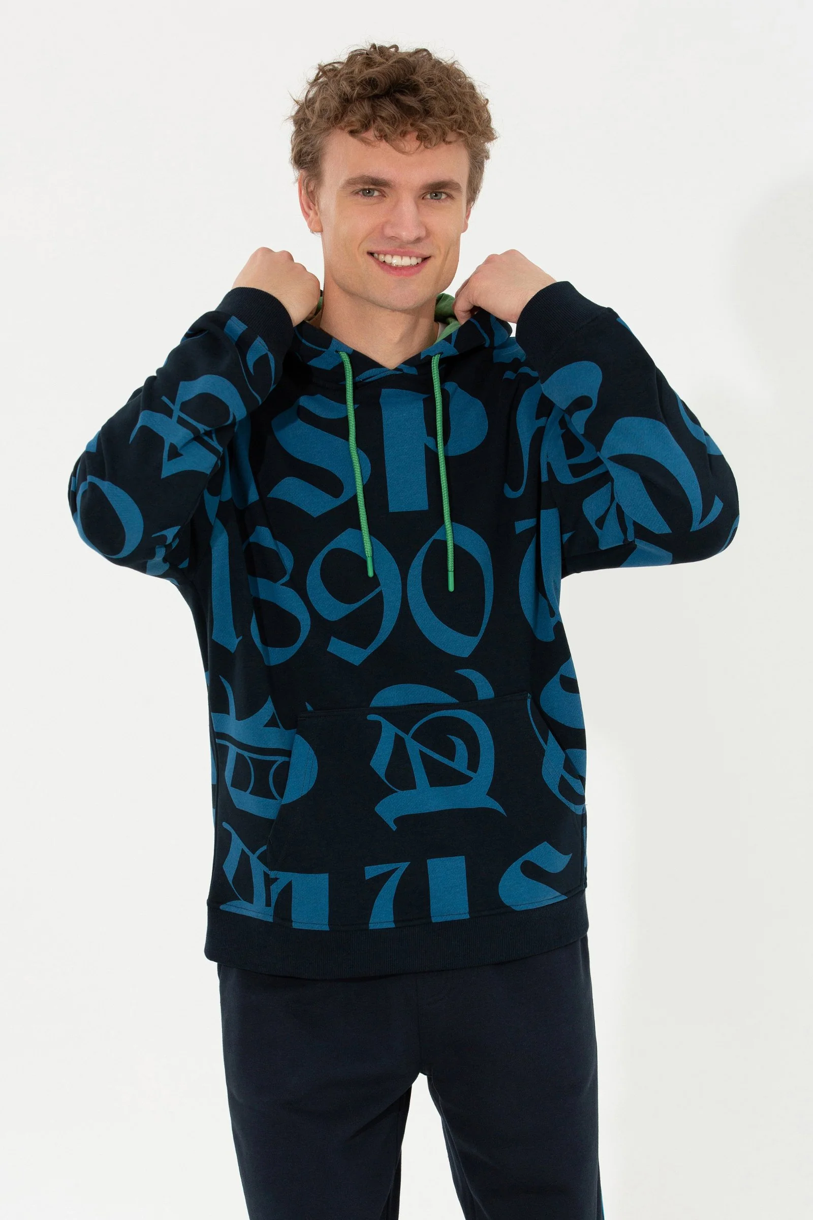 SWEAT BLEU A CAPUCHE